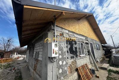 Casă cu 3 camere cu Teren 692 Mp în Fulga - 1