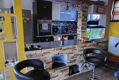 Casă cu 4 camere cu Teren 1000 Mp în Central