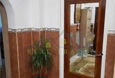 Apartament cu 3 camere decomandat, mobilat în Răcădău - 6