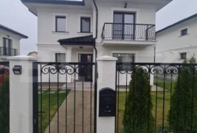 Casă cu 4 camere cu Teren 430 Mp în Miroslava