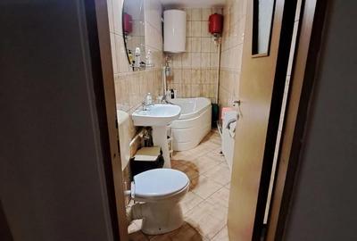Apartament cu 3 camere semidecomandat în Mehadia - 1