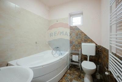 Apartament cu 4 camere decomandat în Central - 1