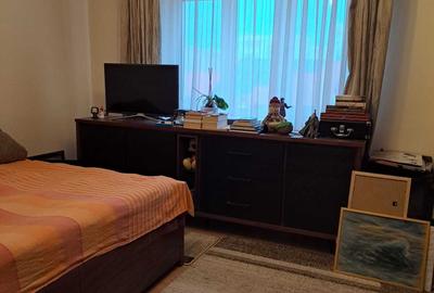 Apartament cu 3 camere decomandat în Central - 8