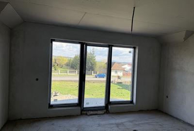 Casă cu 4 camere în Central - 1