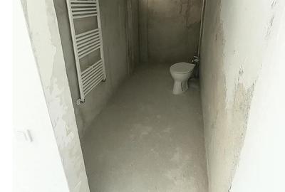 Apartament cu 3 camere semidecomandat în Florești - 1