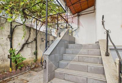 Casă cu 15 camere cu Teren 263 Mp în Ștefan cel Mare