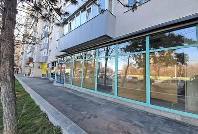 Spatiu comercial vitrina de 20 M - Metrou Eroii Revolutiei S143 - 5