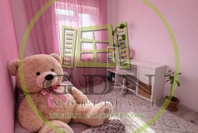 Apartament cu 3 camere decomandat în Triaj - 12