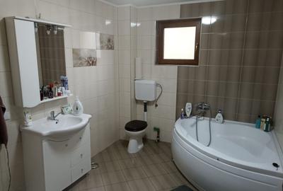 Casă individuală cu 6 camere cu Teren 650 Mp în Bercu Roșu - 13