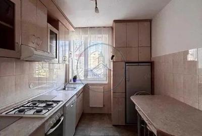 Apartament cu 3 camere decomandat în Calea Moldovei