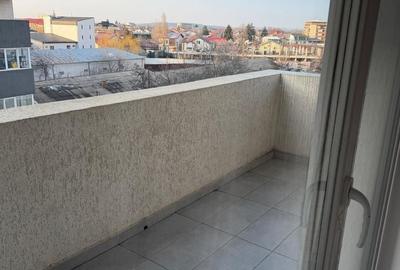 Apartament cu 3 camere decomandat în Militari - 11