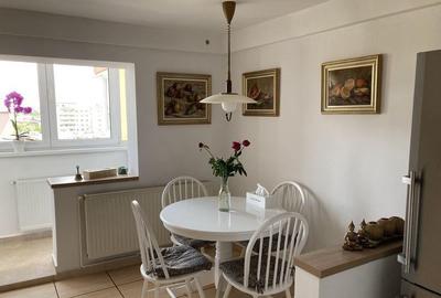 Apartament cu 3 camere decomandat, mobilat în Răcădău