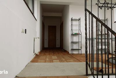 Casă cu Teren 1856 Mp în Central - 13