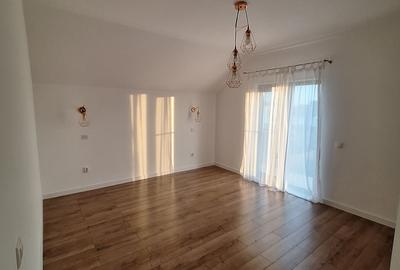 Casă cu 4 camere în Exterior Vest - 2