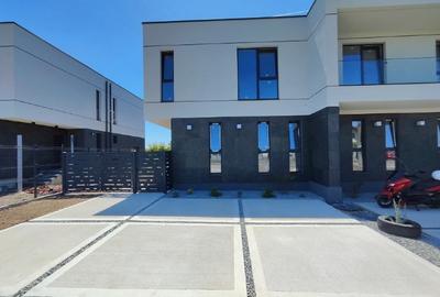 Duplex cu 4 camere cu Teren 400 Mp în Dumbrăvița - 1