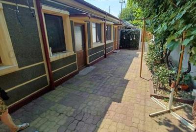 Casă cu 7 camere cu Canalizare în Central - 4