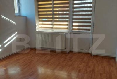Apartament cu 4 camere semidecomandat în 9 Mai - 3