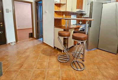 Apartament cu 2 camere decomandat în Roman - 3