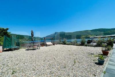 Pensiune 360 mp utili, teren 600 mp, Dubova - 1