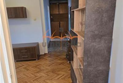 De inchiriat  un apartament cu 2 camere in zona  Horea - 3