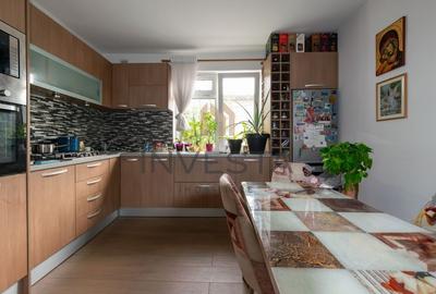 DE VANZARE CASA CU 4 CAMERE BUNA ZIUA - 5