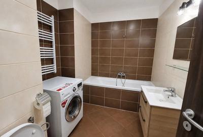 Apartament cu 2 camere semidecomandat în Soarelui