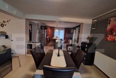 Casa de vanzare Podul Olt, zona centrala deosebita - 2