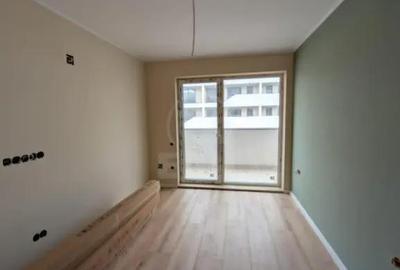 Apartament cu 3 camere semidecomandat, mobilat în Florești