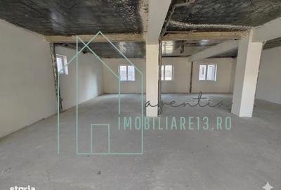 Spațiu comercial, de 120 mp, în Central - 3