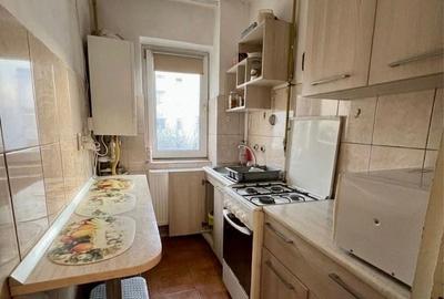 Apartament cu 3 camere semidecomandat în Central - 3