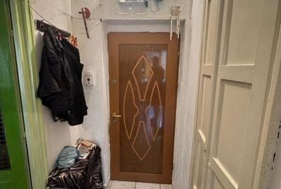 Apartament cu 3 camere semidecomandat în Craiovița Nouă - 2