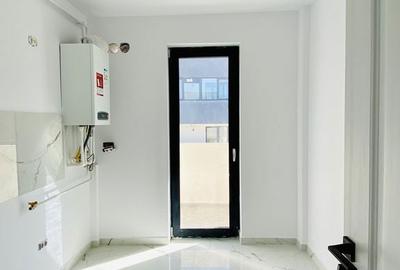 Apartament cu 6 camere decomandat în Hlincea