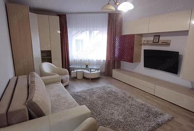 Inchiriez apartament in Tractorul - 3
