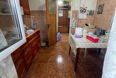 Apartament cu 3 camere decomandat în Gorjului - 2