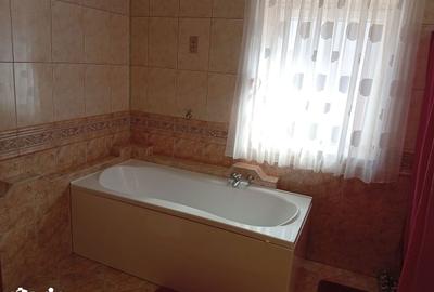 Casă cu 4 camere cu Teren 785 Mp în Central - 9
