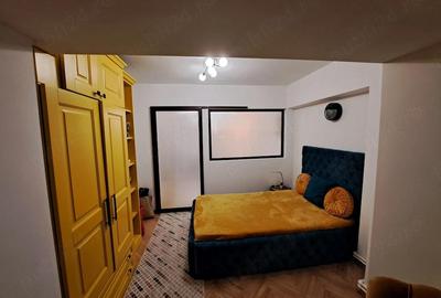 Apartament cu 3 camere semidecomandat în Central - 2