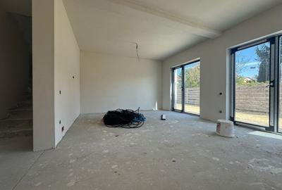 Duplex cu 6 camere cu Canalizare în Florești - 7