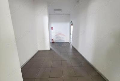 Spațiu comercial, de 828 mp, în 1 Mai - 9