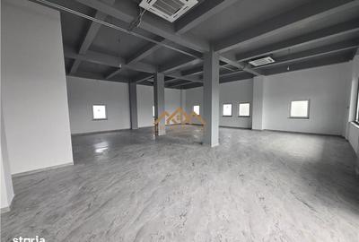 Spațiu comercial, de 150 mp, în Central - 3