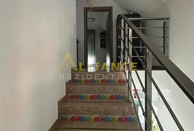 Casă cu 8 camere cu Teren 300 Mp în Central - 18