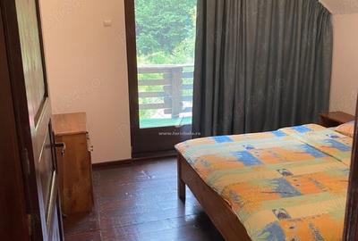 Casă cu 5 camere în Poiana - 9