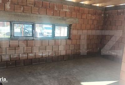 Casă cu 4 camere decomandat în Calbor - 4