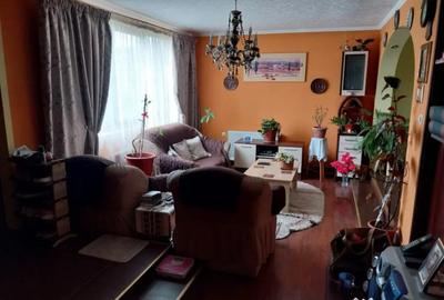 Casă cu 7 camere cu Teren 1330 Mp în Central - 7
