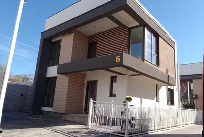 Casa inviduala 5 camere/Com.Berceni - 1