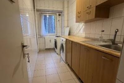 Garsonieră decomandată, mobilată în Costin Georgian