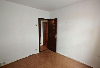 Apartament 2 camere,parter,semidecomandat,zona Coca Cola - 12