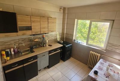 Inchiriez apartament 3 camere Inchiriez apartament 3 camere - 9