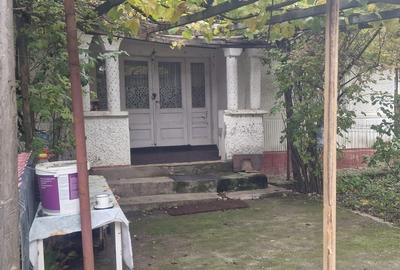 Casă cu 4 camere în Păunești - 1