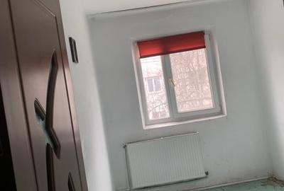 Apartament cu 3 camere semidecomandat în Central - 2