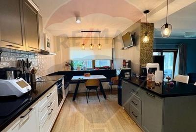 Casă cu 6 camere cu Teren 1325 Mp în Central - 3